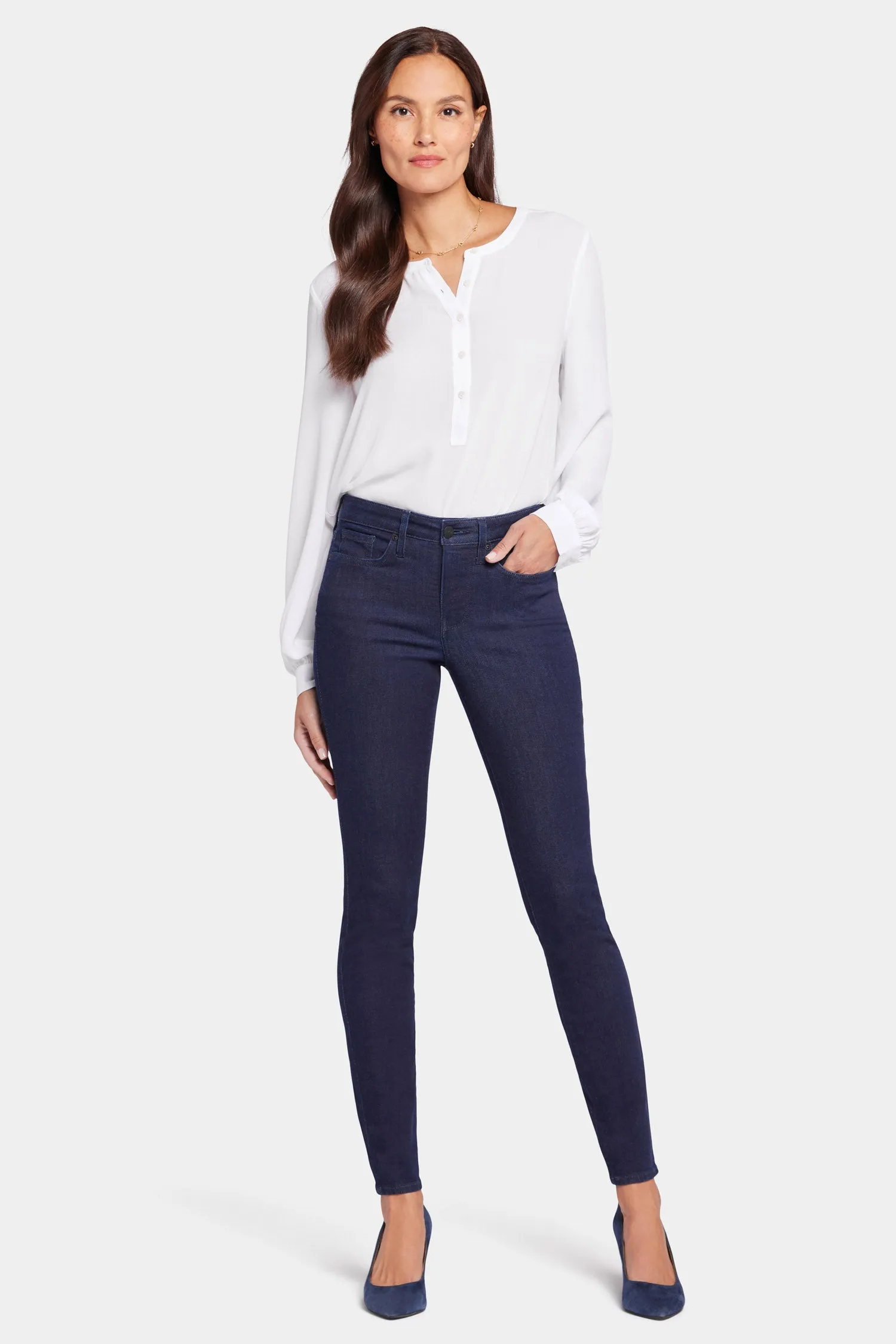 Ami Skinny Jeans In Petite - Rinse