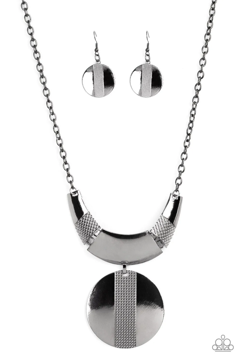 Paparazzi Metallic Enchantress - Black Necklace