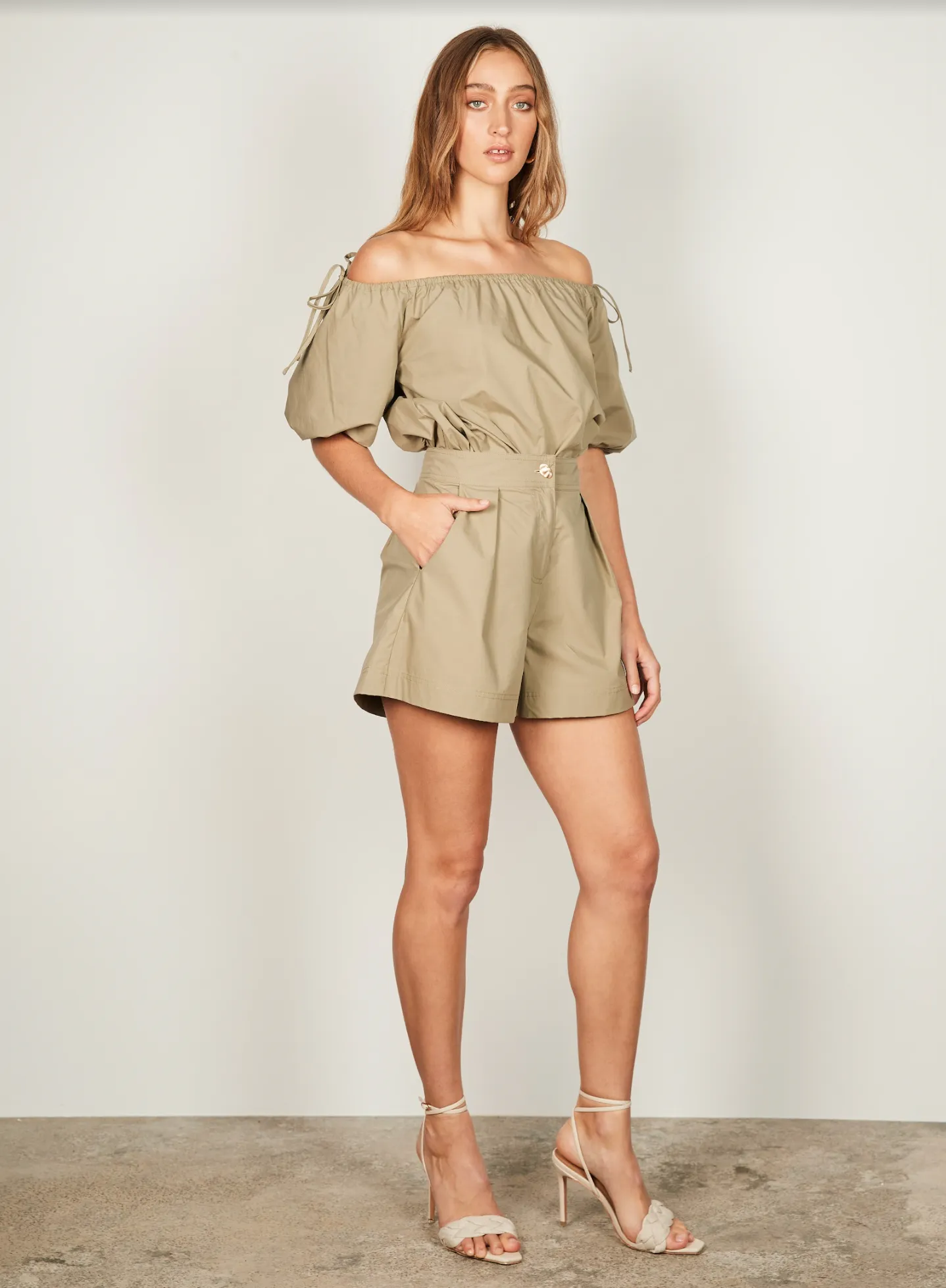 Yara Shorts (Khaki)